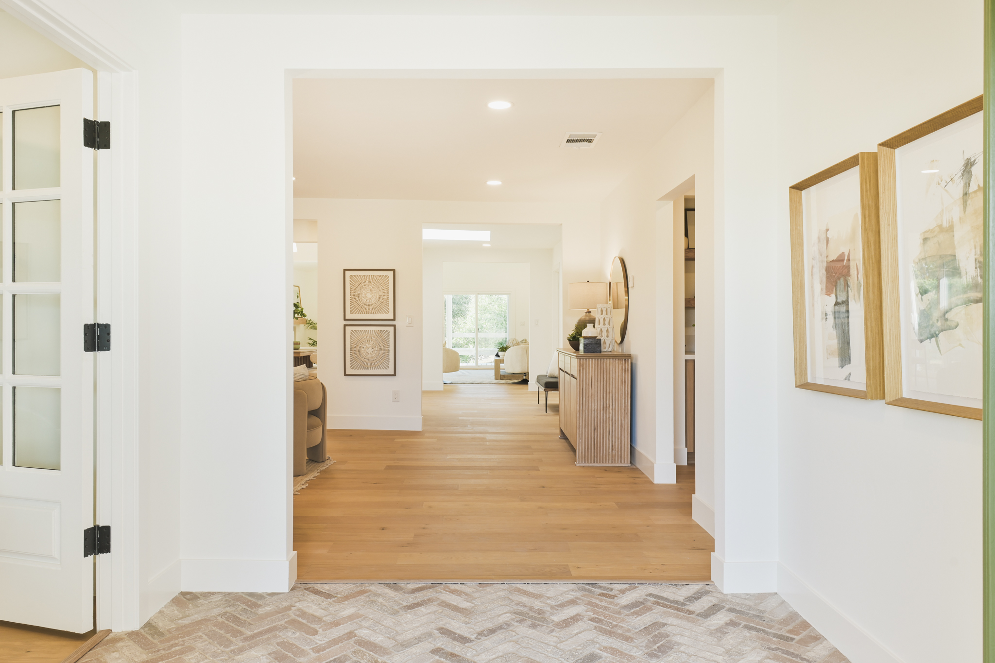 Staged entryway San Diego Via Rancho